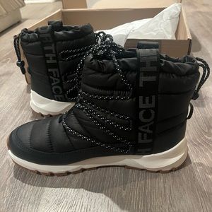 The North Face Thermoball Lace Up Boots. NWT.